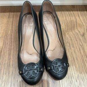Tory Burch Women's Mini Miller Black Wedge Leather Logo Pump Size: 7M